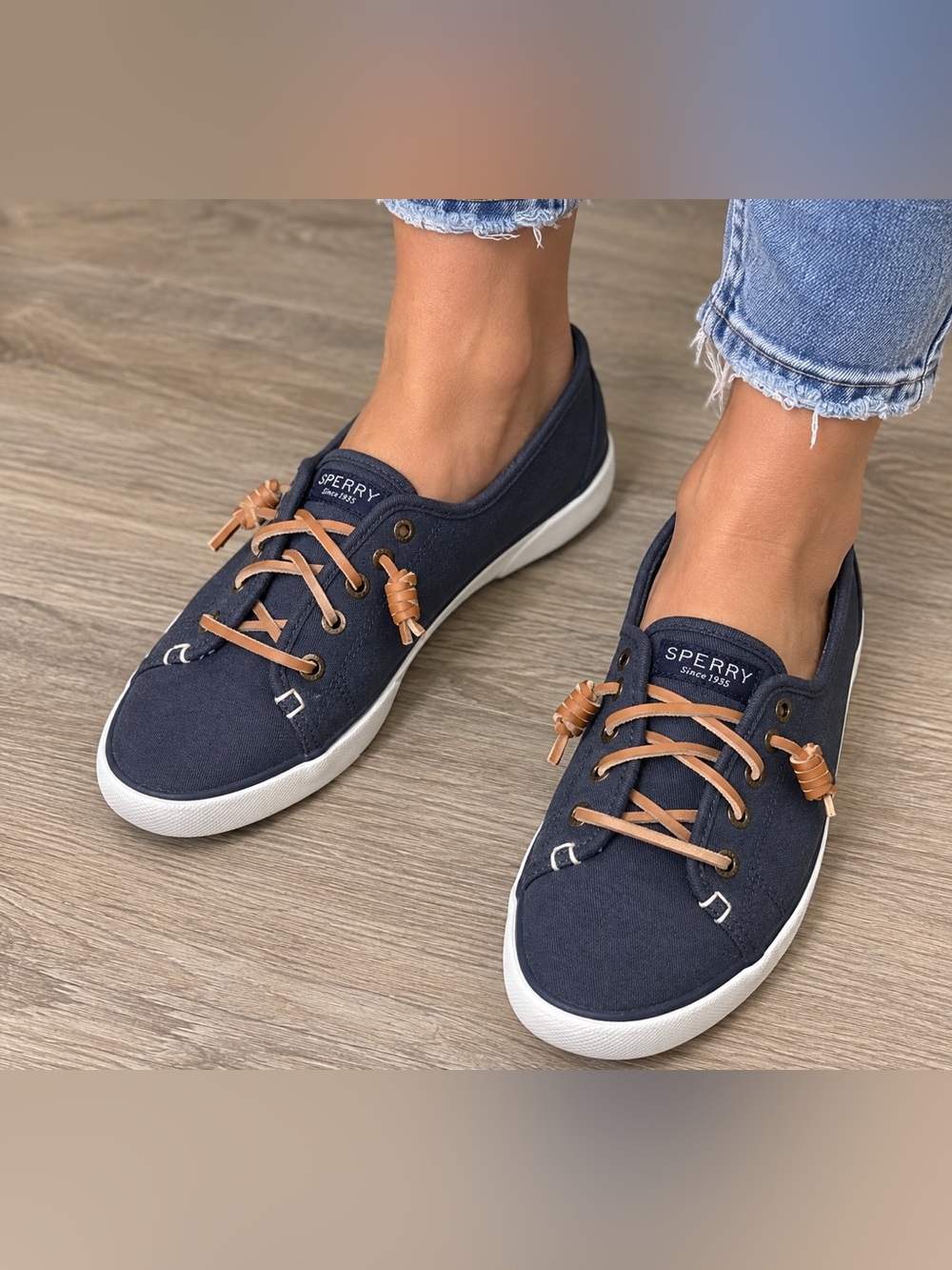 Sperry Top-Sider Navy Canvas Sneakers Tan Leather Laces Memory Foam women size 9